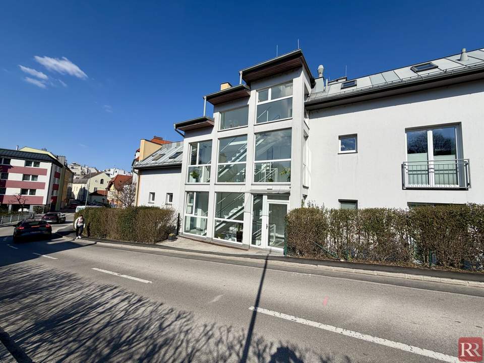 Charmante 3-Zimmer-Wohnung mit großem Balkon &amp; Parkplatz in zentraler Lage von Klosterneuburg