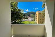 Sanierte 4-Zimmer Familienwohnung mit Loggia und Parkplatz - Übernahme der Küche möglich