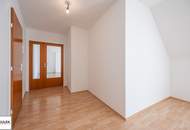 ** Top gepflegte 4 Zimmer Dachgeschoss Wohnung mit Alleinutzung 3er hofseitigen Terrassen - Maisonette Wohnung - Nähe Bahnhof Gersthof ** ab sofort **