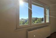 3-Zimmerwohnung befristet auf 10 Jahren im Erstbezug nach Generalsanierung // 3-room apt, lim. for 10 y rent, first occup. after complete renov. //