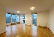 SONNIGES &amp; MODERNES TERRASSENDACHGESCHOSS