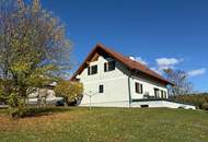 Bezugsfertiges Fertigteilhaus auf einem sonnigen Grundstück