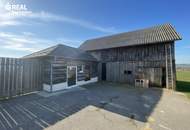 Teilsaniertes Einfamilienhaus mit großzügigem Nebengebäude