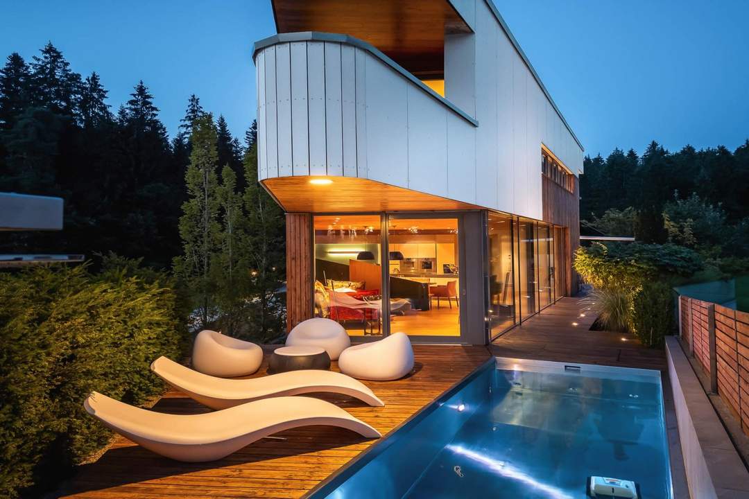 Modernes Architektenhaus mit Panorama-Wellness & Designkomfort