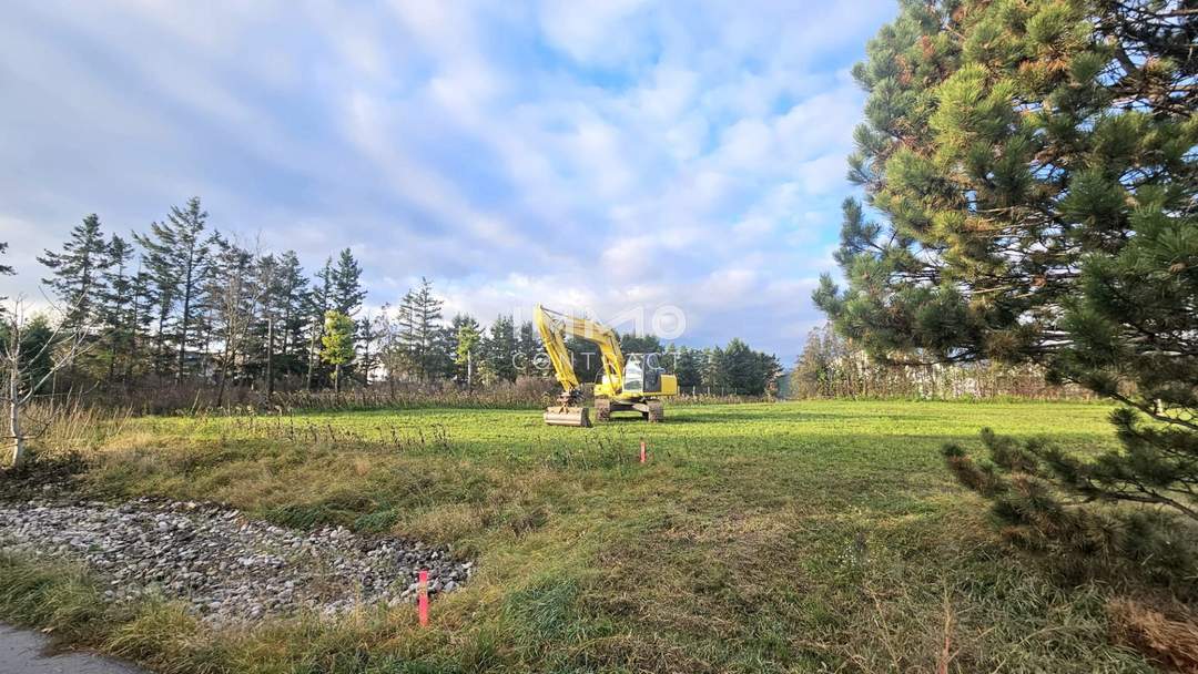 Ebenes Baugrundstück in ruhiger Siedlungslage in Matzendorf