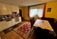 Solides Wohnhaus mit Nebengebäude und Pool in Kallham