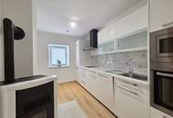 Klein - Fein - Mein - Tolles Klein- Wohnhaus mit angepasstem Grundstück samt Gartenhütte, Parkplatz und Abstellfläche