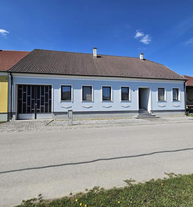 Gepflegtes Haus mit großem Garten