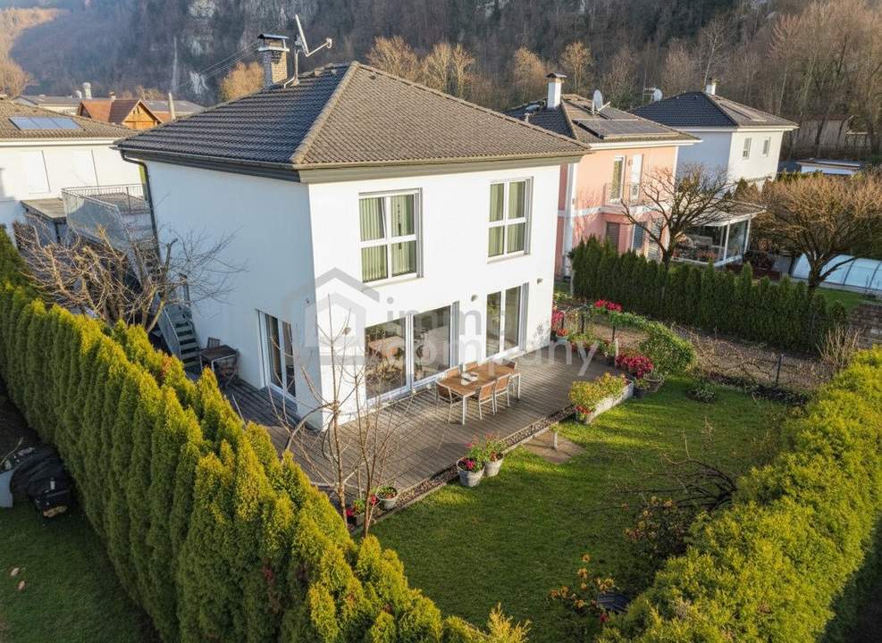 Traumhaftes Einfamilienhaus in Hohenems | 126m² Wohnfläche | 4-Zimmer | 2 Terrassen mit 100m² Gesamtfläche | moderne Einrichtung | großes Carport