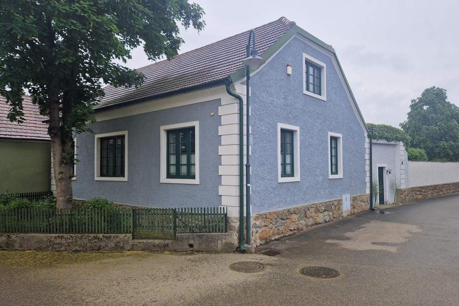TOLLER, STILVOLL MÖBLIERTER LANDSITZ AUF HÖCHSTEM NIVEAU ZUR MIETE, Haus-miete, 1.750,00,€, 3710 Hollabrunn