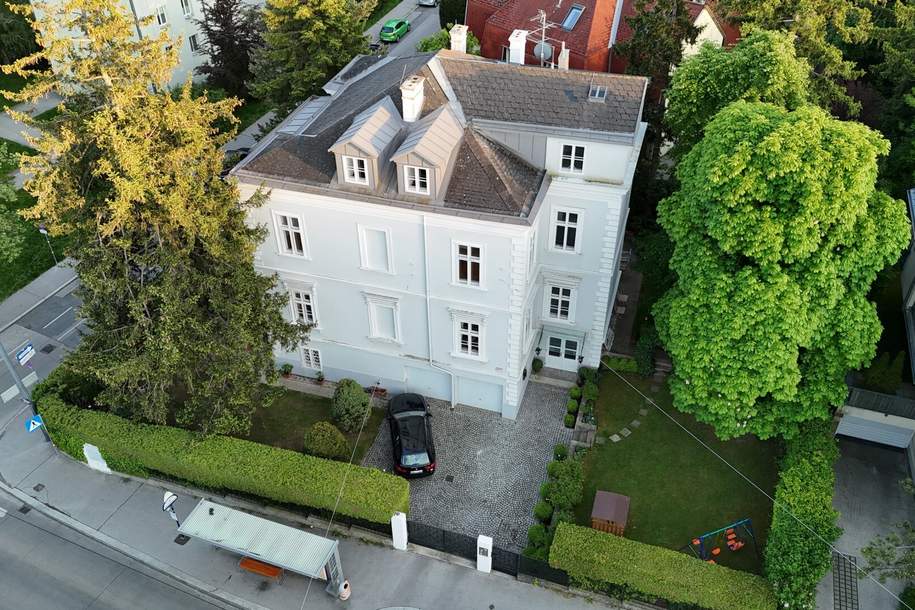 Wohnen in einer Hietzinger Villa: charmante 4-Zimmer-Wohnung mit separater Küche in bester Hietzinger Lage, Wohnung-miete, 2.695,00,€, 1130 Wien 13., Hietzing