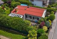 Zwei Einfamilienhäuser auf großzügigem Grundstück in sonniger Lage