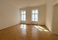 UNBEFRISTET - Repräsentative 9-Zimmer Altbauwohnung mit Balkon und Blick auf das Rathaus – ca. 293 m² in bester Innenstadtlage - auch ideal als Büronutzung