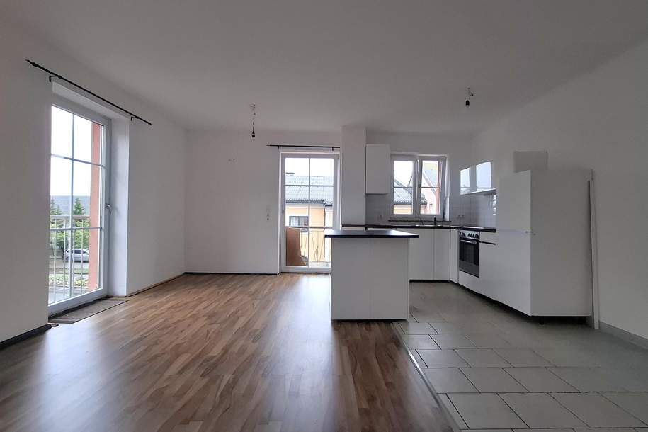 Gemütliche 2.Zi.-Wohnung mit Balkon im Zentrum, Wohnung-miete, 980,00,€, 5204 Salzburg-Umgebung