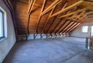 ''Ausbaupotenzial 150 m² WFL möglich - Tolle Liegenschaft in Neu-Essling"