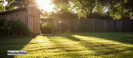 Kleines Gartenparadies mit Gartenhaus, Terrasse & Teich