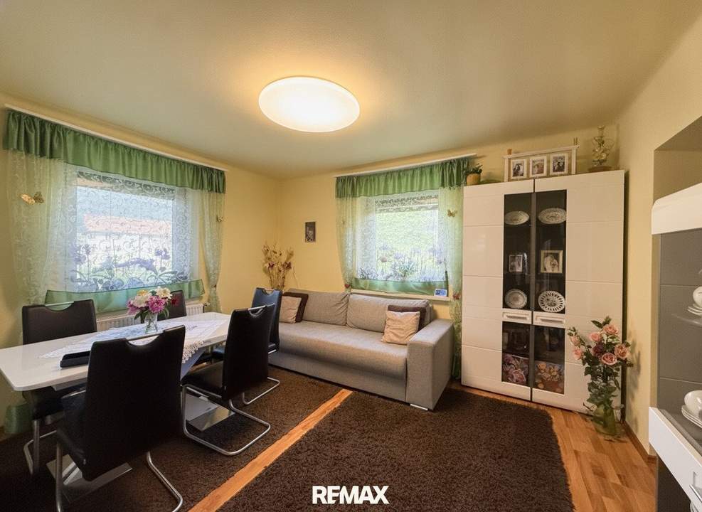 Frisch renoviert! Helle 3-Zimmer-Wohnung mit neuem Bad, neuer Elektrik, moderner Küche & Grünblick in Kapfenberg