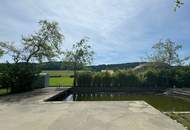 Exklusives, neuwertiges Einfamilienhaus in TOP LAGE mit Doppelgarage und Naturpool