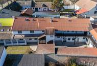 Charmantes Bauernhaus mit großem Grundstück, langgezogenem Hof, 2 Wohnungen und einem Swimmingpool