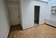 2-Zimmer, Dachgeschoßwohnung mit Schrankraum extra Küche