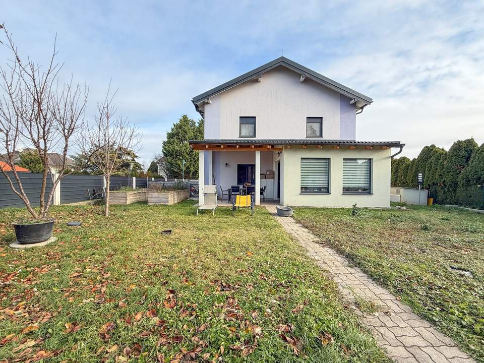 NEUBAU - Haus in Bahnhofsnähe! *Wärmepumpe, Fussbodenheizung, Baujahr 2015 &amp; vieles mehr!*