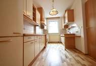 Gepflegtes Reihenhaus mit traumhaftem Garten, Terrasse, Balkon und Garage in zentraler Lage!
