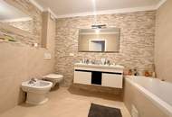 3 Zimmer mit Klimaanlage 2 Badezimmer 10 m² Balkon im Innenhof