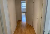 Ruhelage: Schöne 4-Zimmer-Wohnung mit Loggia nahe Belvedere