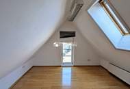 Großzügige 4-Zimmer-Dachgeschoß-Wohnung in zentraler Lage - inkl. TG-Stellplatz und Gemeinschaftsgarten!