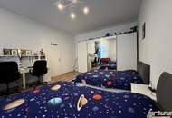 Viel Platz, viele Möglichkeiten - 3-Zimmer Altbauwohnung mit 2 Bädern und flexibler Raumaufteilung