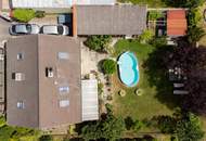 Einfamilienhaus mit großem Garten, sehr guter öffentlicher Anbindung und ausgezeichneter Infrastruktur in der Nähe des Badesees.