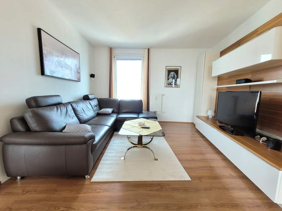 Dachgeschosswohnung mit Fernblick nahe Alter Donau