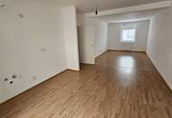 Unbefristete, helle 3-Zimmer-Wohnung mit Loggia!