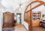 Platz trifft Potenzial – Wohnhaus mit Innenhof und Doppelgarage