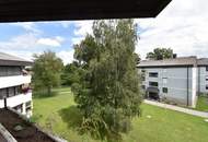 „Zentrumsnahe 3 Zimmer-Wohnung“ Mit Loggia und Carport! In begehrter, ruhiger Lage! Ca. 81 m²