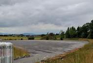 Direkt an der A1 alles Asphaltiert