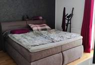 Gartenfreude trifft Wohnkomfort: seltene Gelegenheit in begehrter Lage! Gepflegte 3-Zimmer Neubauwohnung im Erdgeschoss mit freundlicher Terrasse und Eigengarten bietet alles was das Herz begehrt!