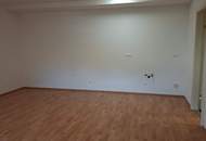 Kleines Büro im 1. Stock in repräsentativer Anlage am Stadtrand