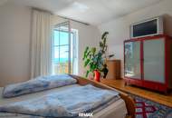 Fernblick & 4.994 m² Grund – Wohnhaus mit Bauplatz-Potenzial