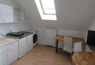 NÄHE U1 – DACHESCHOSS – GARCONNIERE KOMPLETT NEU MÖBLIERT