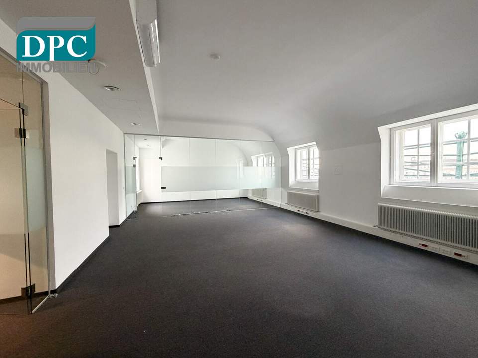 DPC | Modernes Dachgeschoss Büro nähe Rennweg