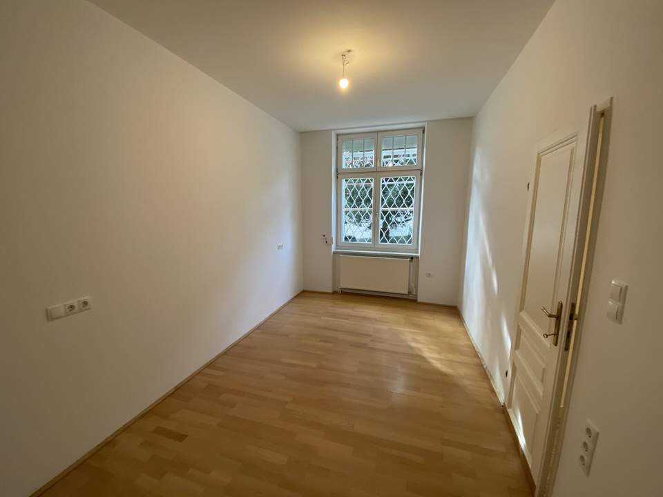 Altbau trifft Grünidylle: 73-m²-Wohnung mit großer Veranda & Garten
