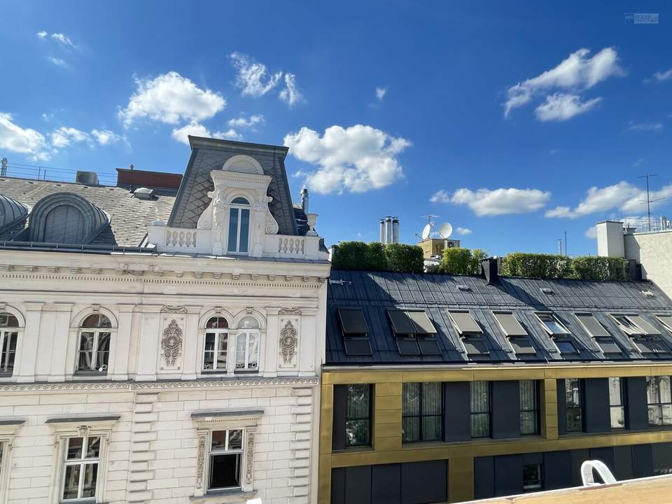 RESERVIERT - OBENAUF - IM SERVITENVIERTEL