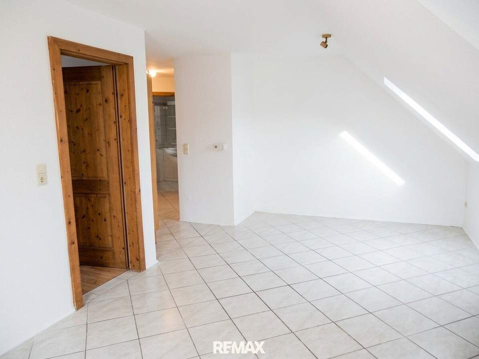 Kompakte Wohnung mit guter Infrastruktur in Neuzeug