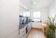 Über 5 % Bruttorendite: Sanierte 4-Zimmer-Wohnung im 5. OG mit Alpenblick