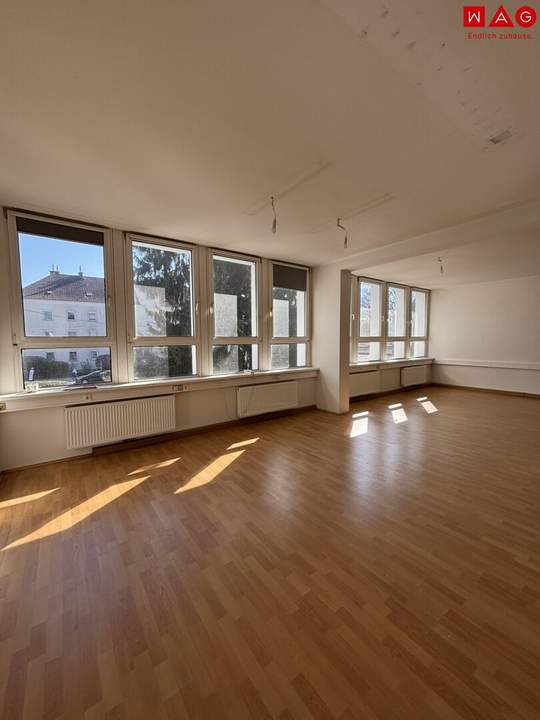 MARKT AM BINDERMICHL: 61 m² (ERWEITERBAR AUF BIS ZU 255,40 m²) mit garantiert bestem Preis-/Leistungsverhältnis - flexibel in Aufteilung u. Gestaltung - Fitnessstudio /Büro-/Ordinationsfläche im frequentierten Nahversorgungszentrum!