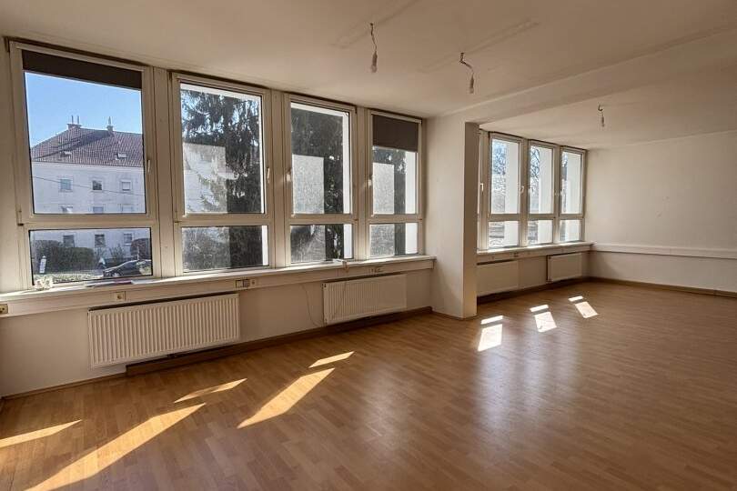 MARKT AM BINDERMICHL: 61 m² (ERWEITERBAR AUF BIS ZU 255,40 m²) mit garantiert bestem Preis-/Leistungsverhältnis - flexibel in Aufteilung u. Gestaltung - Fitnessstudio /Büro-/Ordinationsfläche im frequentierten Nahversorgungszentrum!, Gewerbeobjekt-miete, 779,51,€, 4020 Linz(Stadt)
