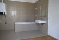 FÜR SINGLES ODER PAARE MIT FIXEM EINKOMMEN - GROSSZÜGIGE WOHNUNG MIT TERRASSE