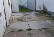 Sanierungsbedürftiges Einfamilienhaus mit diversen Nebenräumen!