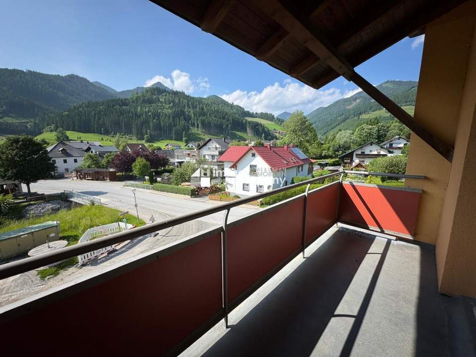 2-Zimmer-Wohnung mit Balkon und Grünblick